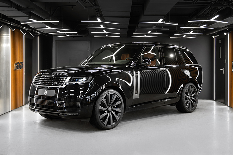 RANGE ROVER SV Ultimate Black